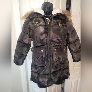 DKNY Kids Camouflage Puffer Jacket with Faux Fur Hood